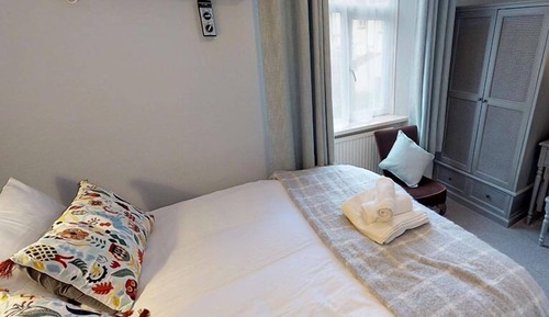 Habitación doble, baño privado (Offshore Suite)