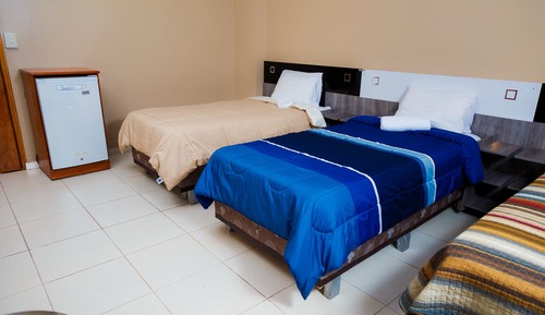 Habitación triple básica, 3 camas individuales, no fumadores, vistas a la ciudad
