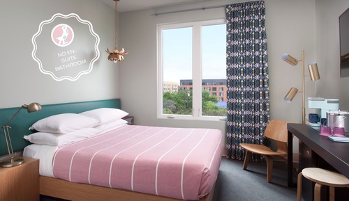 Habitación estándar, 1 cama de matrimonio (Cabin Queen Room with Shared Private )