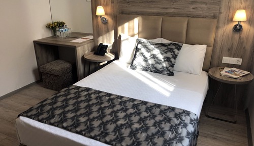 Habitación estándar con 1 cama doble o 2 individuales