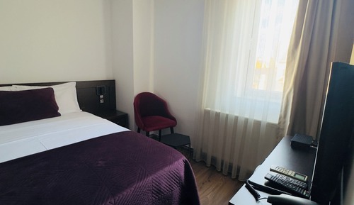 Habitación doble, baño privado, vistas a la ciudad