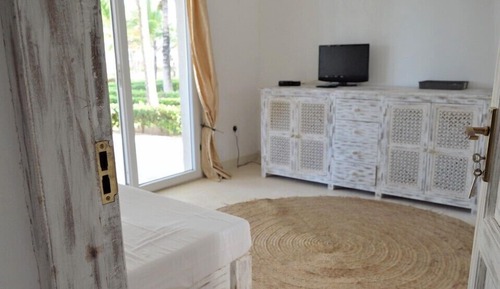 Suite de lujo, varias camas, vistas al mar
