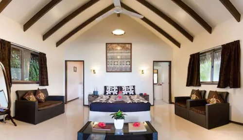 Villa, frente a la playa
