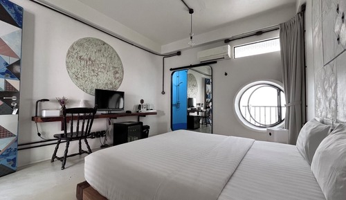Mini Studio (Double Bed)