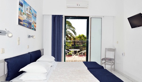 Estudio superior, balcón (Pool or Sea view)