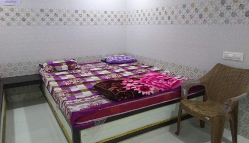 Habitación básica doble, 1 cama de matrimonio grande
