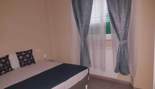 Habitación básica con 1 cama doble o 2 individuales