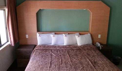 Habitación individual económica, 1 cama de matrimonio grande