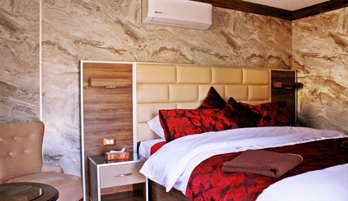Cabaña superior, 1 cama de matrimonio, balcón