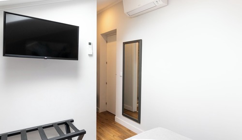 Habitación básica, entresuelo