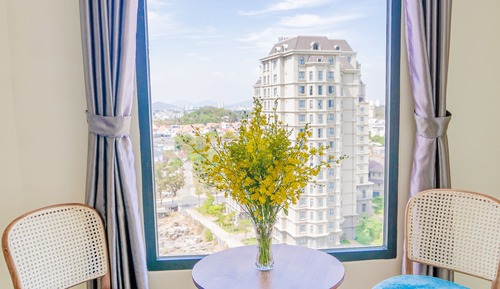 Habitación doble superior, vistas parciales al mar
