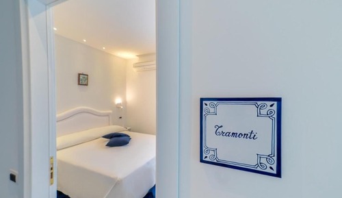 Habitación estándar con 1 cama doble o 2 individuales, vistas al mar