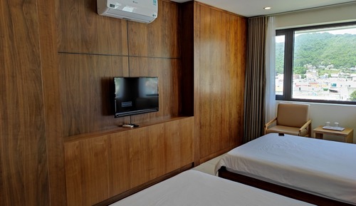 Habitación cuádruple Deluxe, vistas a la montaña