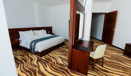 Suite presidencial, 1 cama de matrimonio grande, vistas a la montaña
