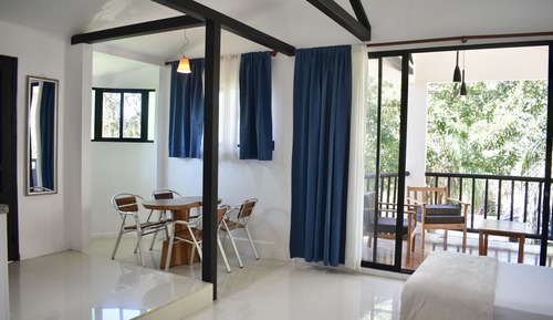 Estudio, varias camas, terraza