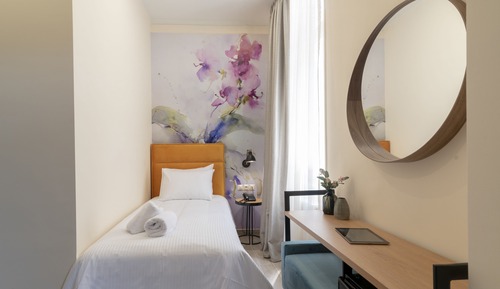 Market Twin Room with Balcony