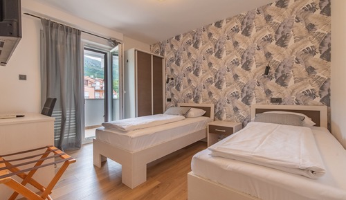 Apartamento, 2 habitaciones, balcón