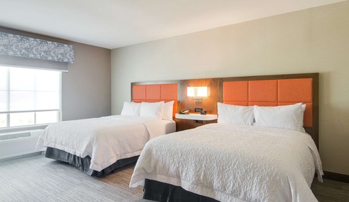 Habitación, 2 camas de matrimonio, accesible para personas con discapacidad, bañera