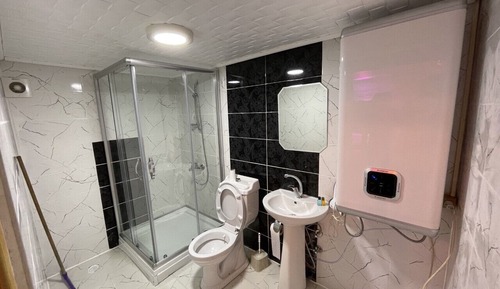 Habitación cuádruple estándar, baño privado, vistas a la montaña