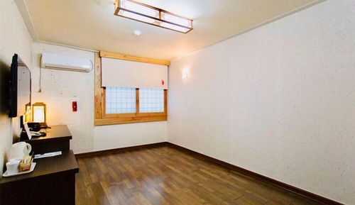 Habitación (Ondol Room)