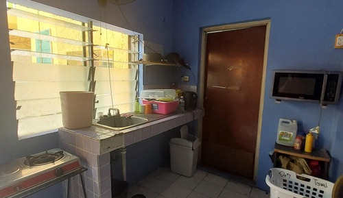 Dormitorio compartido básico (No A/C)