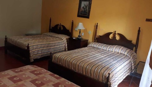 Habitación familiar, varias camas