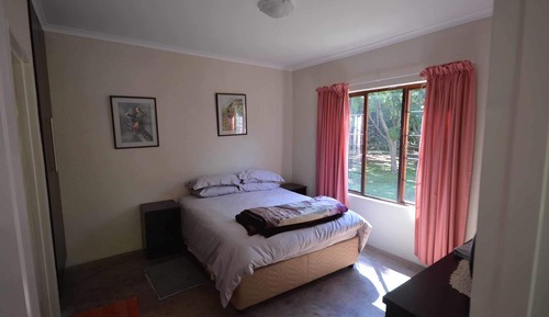 Casa de campo superior, 1 cama de matrimonio grande con sofá cama, vistas al río (Mills)
