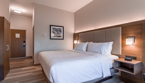 Suite, 1 cama de matrimonio grande (Comms Accessible. Roll-In Shower)