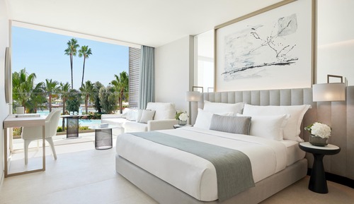 Habitación doble superior, vistas a la piscina