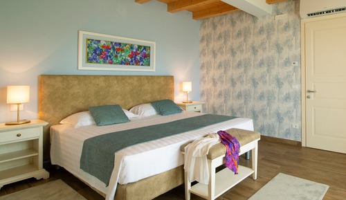 Suite superior, vistas a la colina