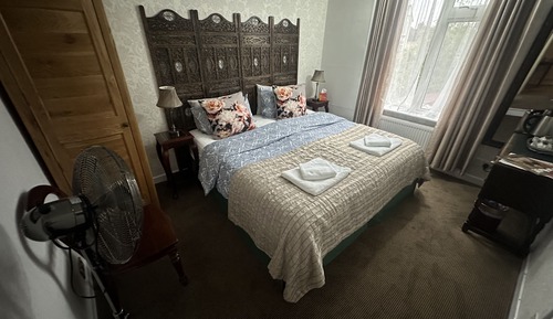 Habitación estándar con 1 cama doble o 2 individuales