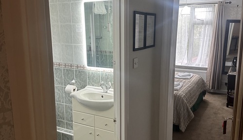 Habitación superior con 1 cama doble o 2 individuales