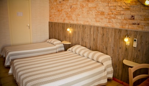 Habitación con 2 camas individuales