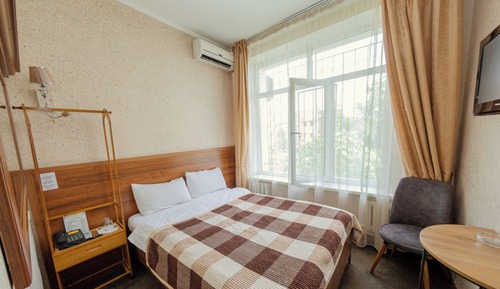 Habitación básica doble, 1 cama doble, vistas al jardín