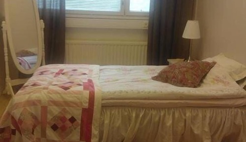 Single Room, Shared Bathroom