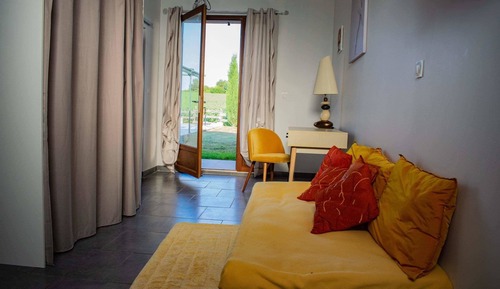 Habitación (Ocre)