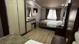 Suite, Corner