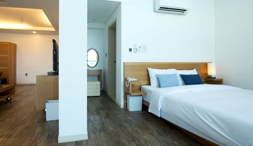 Suite, vistas al mar (Duplex, Geobukseon)