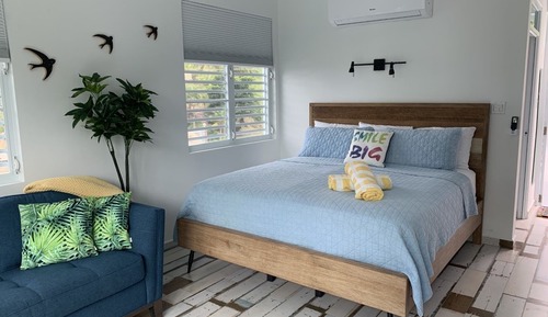 Suite estudio romántica, 1 cama de matrimonio grande con sofá cama, balcón, vistas parciales al mar
