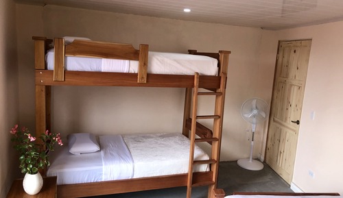 Habitación cuádruple económica