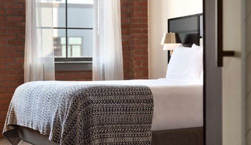 Habitación, 1 cama de matrimonio grande, vistas al parque (Hearing Accessible, Factory)