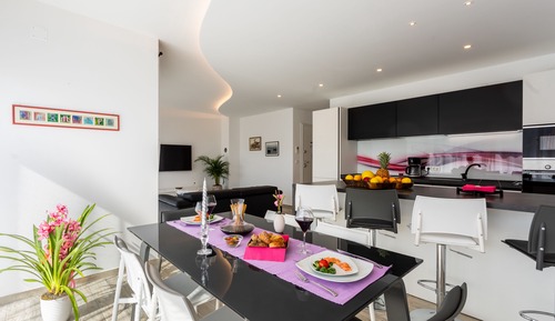 Apartamento exclusivo, 2 habitaciones, vistas al mar