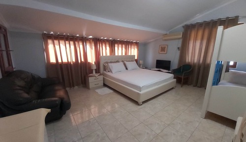 Habitación cuádruple, varias camas, vistas al mar