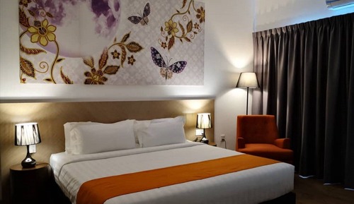 Habitación doble superior, 1 cama de matrimonio grande, vistas a la ciudad