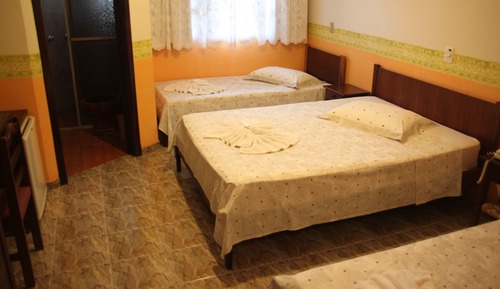 Habitación cuádruple estándar, varias camas