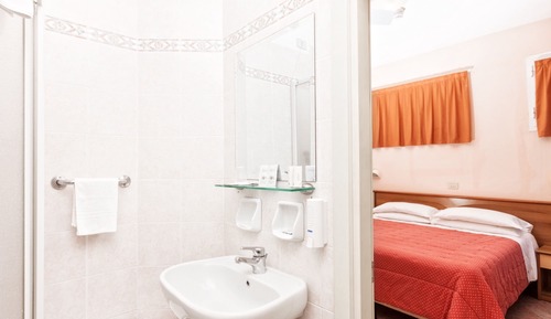Habitación estándar con 1 cama doble o 2 individuales