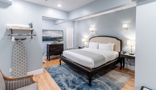Habitación de lujo, 1 cama de matrimonio grande, frigorífico, planta baja