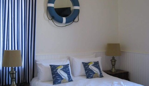Habitación doble, vistas parciales al mar, planta baja (Cottage 11)