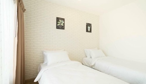 Apartment with Twin Bed