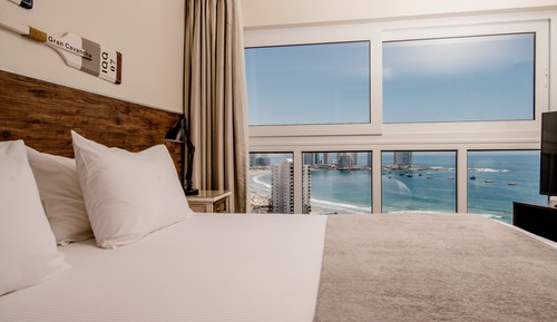 Estudio superior, vistas al mar